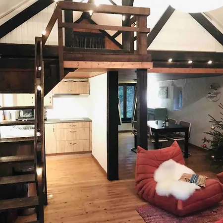 Chalet A L'oree Du Bois